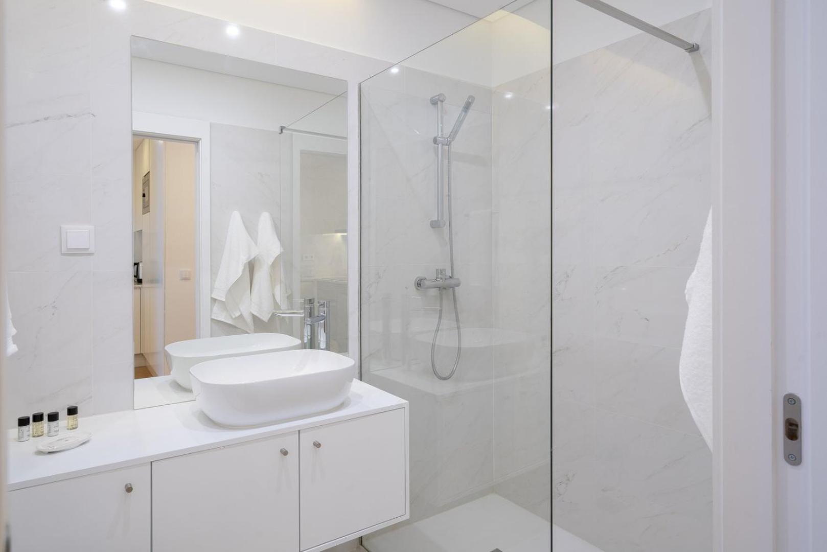 Guestready - Modern 2-Bedroom Apt In Cedofeita Porto Dış mekan fotoğraf